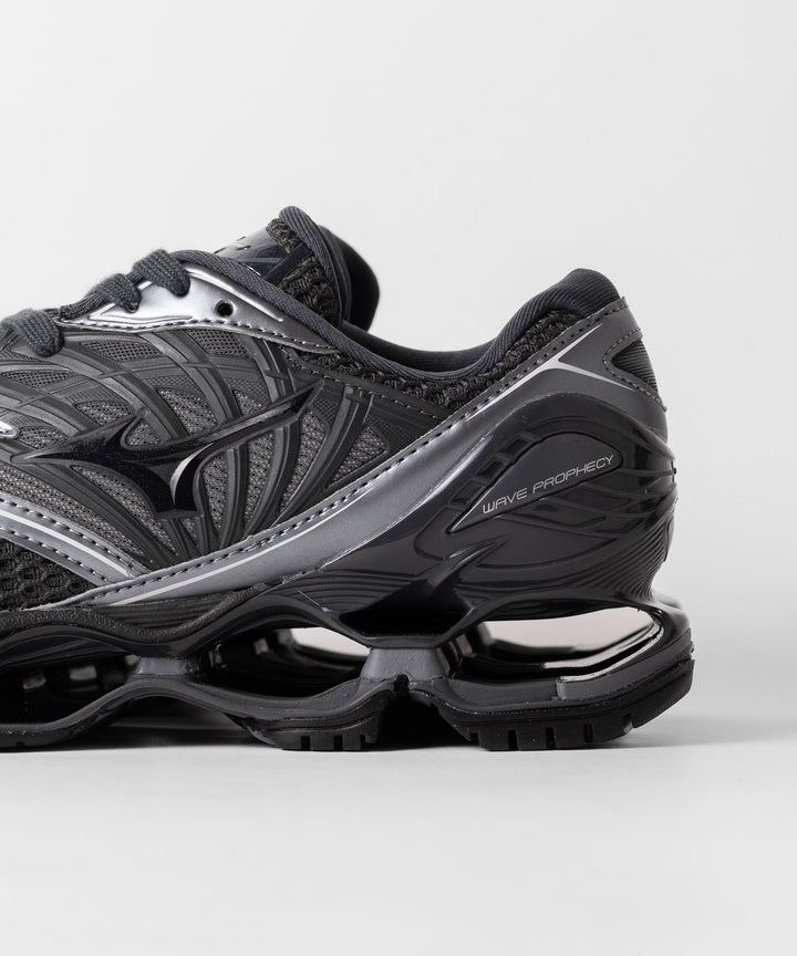 【MIZUNO】ミズノのWAVE PROPHECY LS - BLACK×BLACK×METALLIC GREY