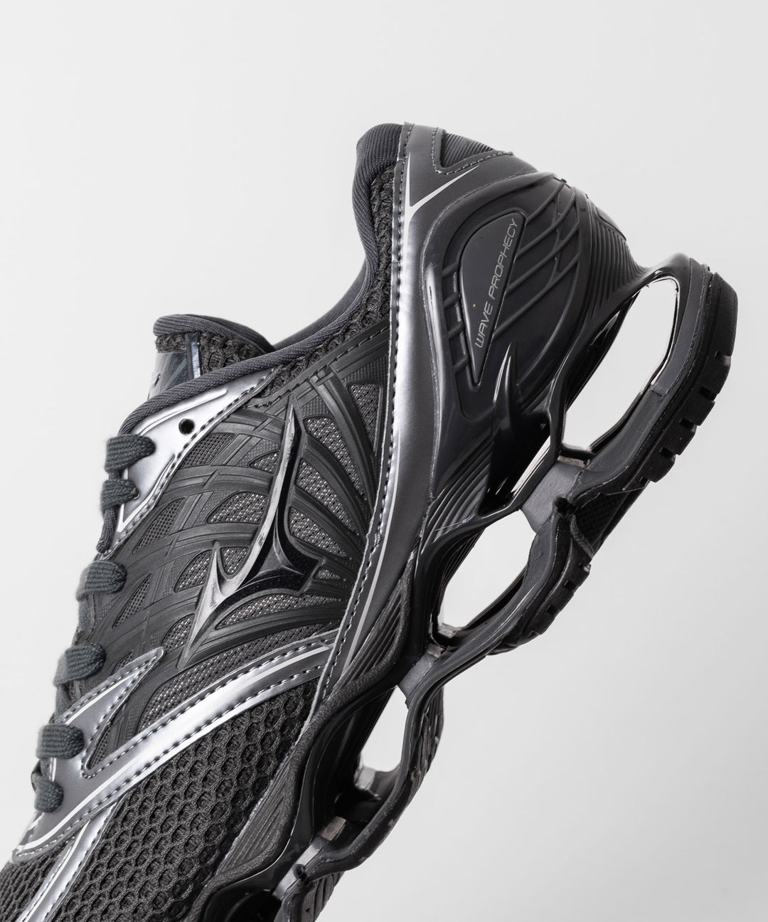 【MIZUNO】ミズノのWAVE PROPHECY LS - BLACK×BLACK×METALLIC GREY