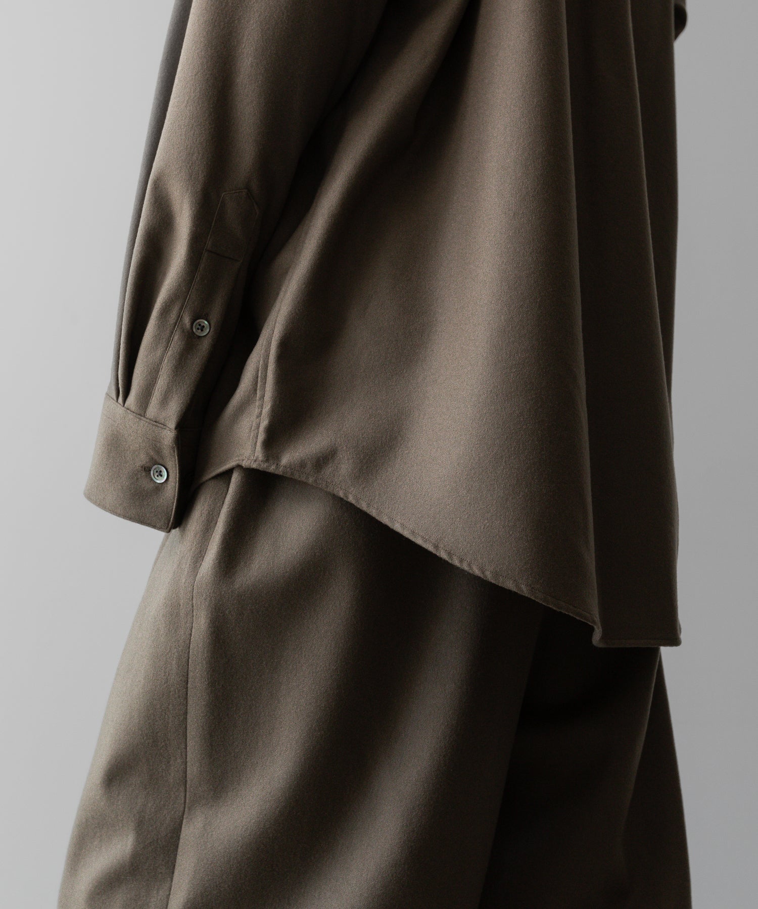 ssstein(シュタイン)の24AWコレクション OVERSIZED SKIPPER SHIRT (WOOL) - DARK BEIGE 公式通販サイトsession福岡セレクトショップ