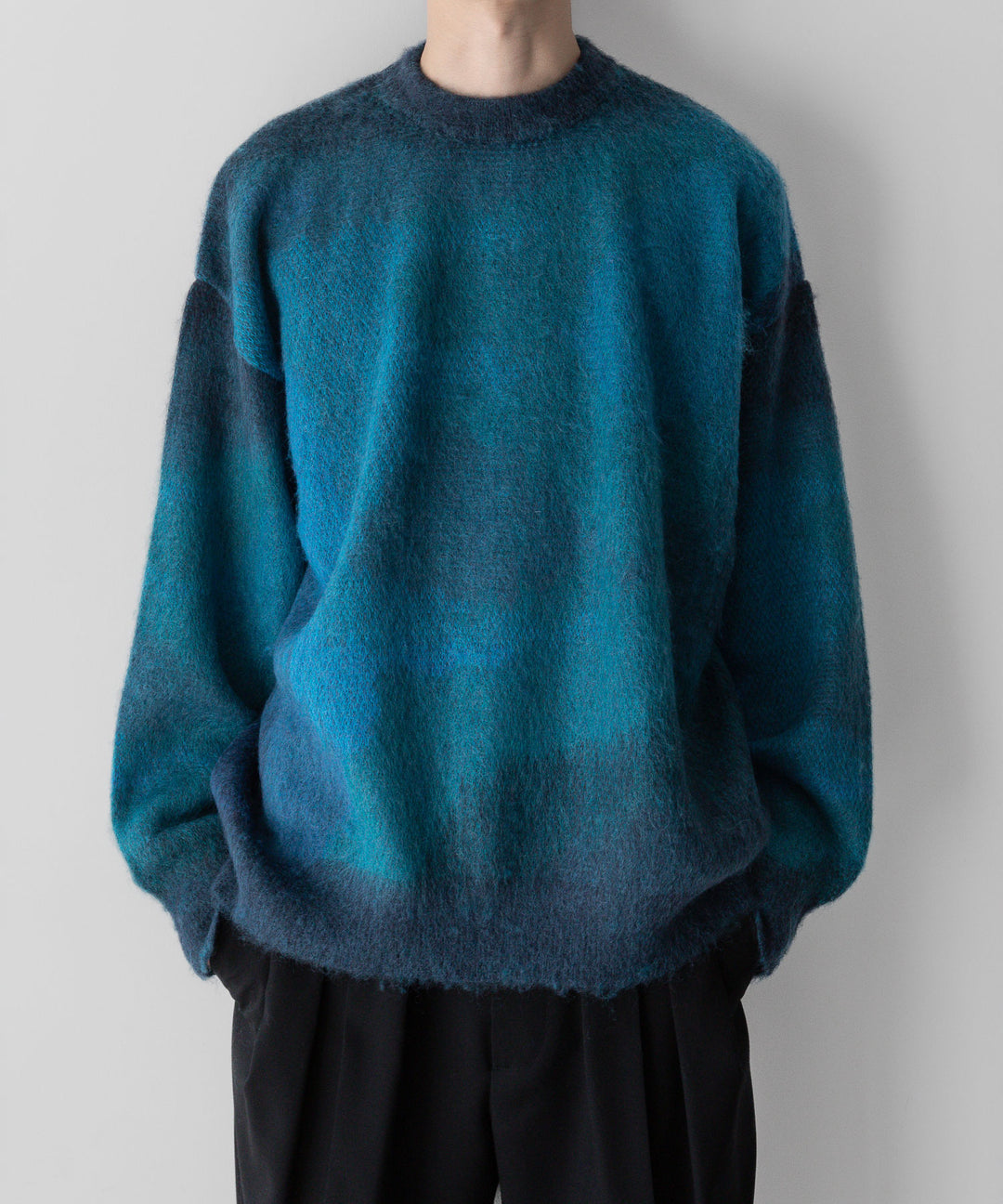 stein(シュタイン)の23AWコレクションOVERSIZED GRADATION MOHAIR LS のBLUE GREEN