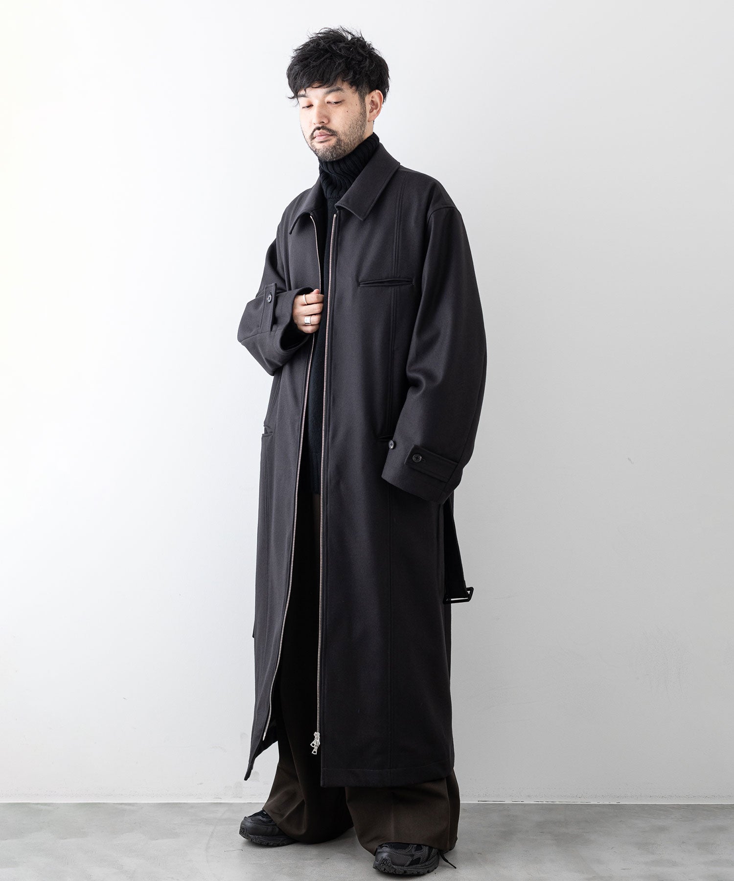 stein / シュタイン】OVERSIZED MAXI-LENGTH ZIP COAT - DARK CHARCOAL 