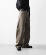 画像をギャラリービューアに読み込む, ssstein(シュタイン)の DEFORMATION WIDE COLOR DENIM PANTS - KHAKIの公式通販サイトsession福岡セレクトショップ
