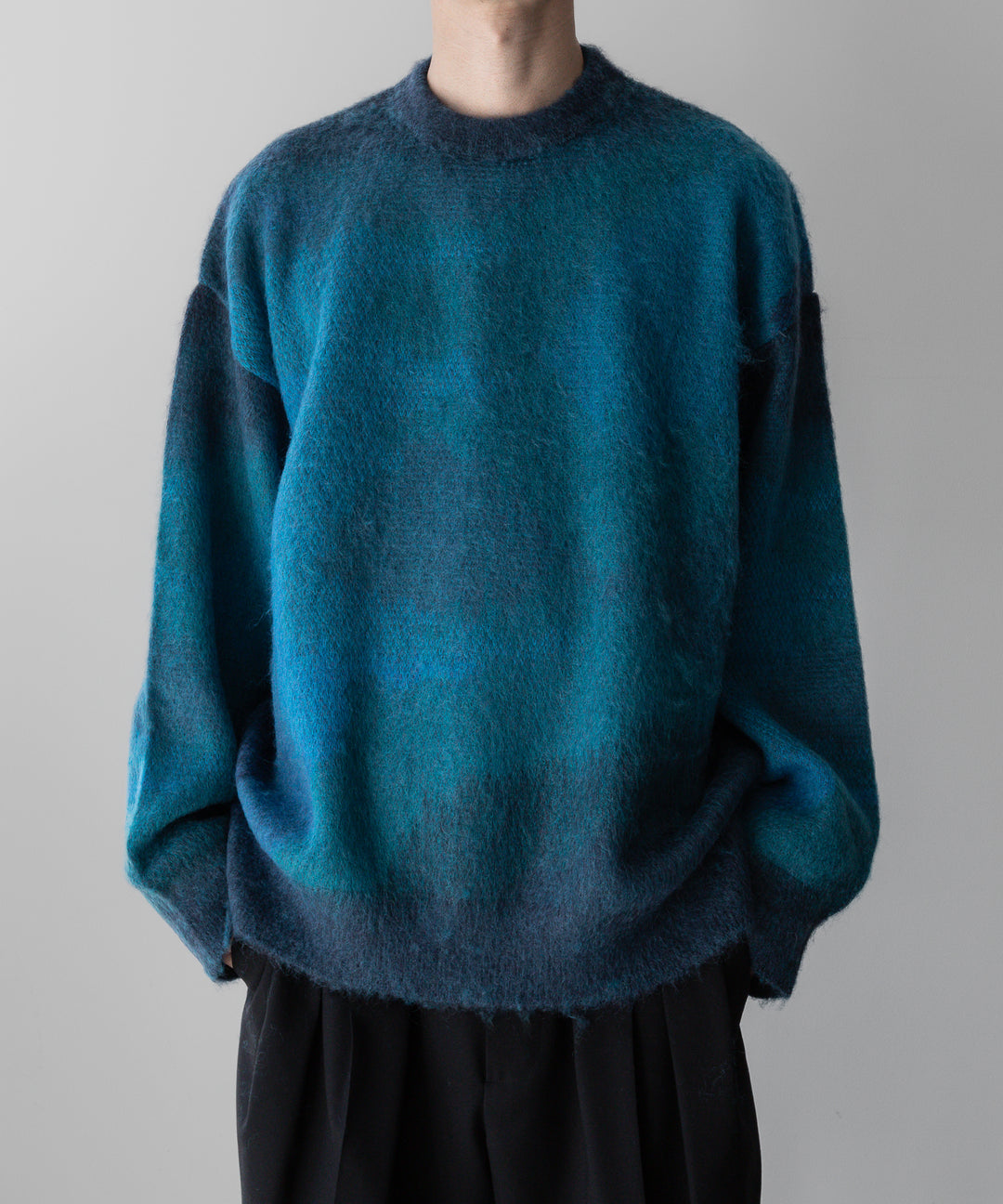 stein(シュタイン)の23AWコレクションOVERSIZED GRADATION MOHAIR LS のBLUE GREEN