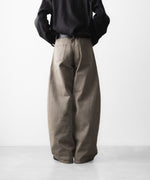 画像をギャラリービューアに読み込む, ssstein(シュタイン)の DEFORMATION WIDE COLOR DENIM PANTS - KHAKIの公式通販サイトsession福岡セレクトショップ
