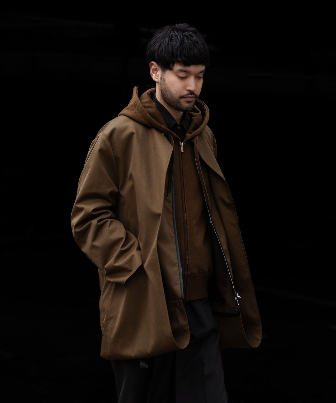 stein(シュタイン)の24SSコレクションCOTTON TWILL LAYERED JACKETの CAMEL