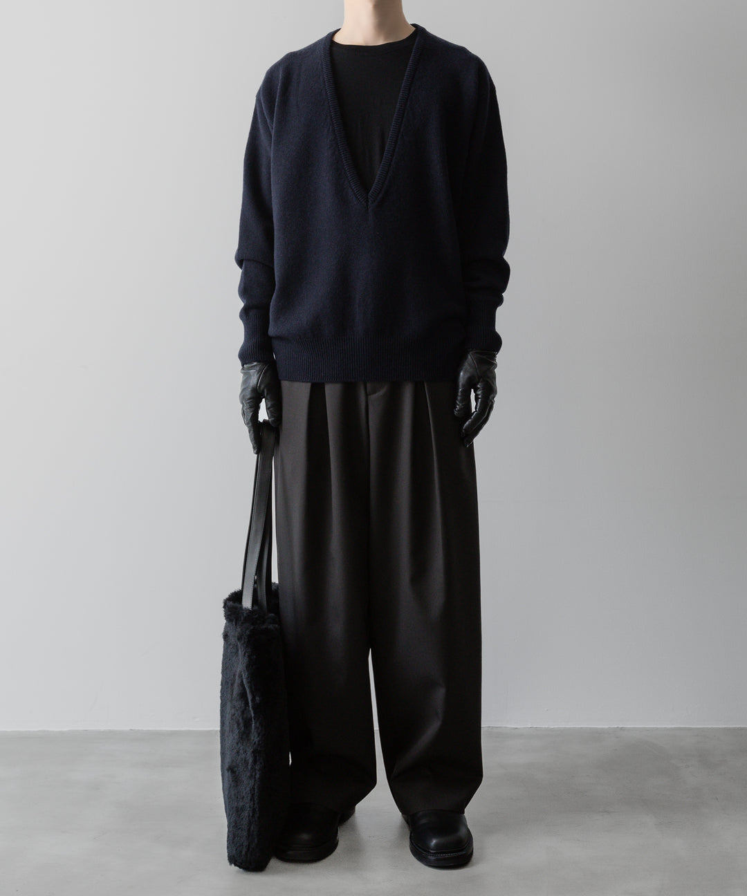 ssstein(シュタイン)の24AWコレクション EXTRA FINE WOOL KNIT DEEP V NECK LS - DARK NAVY 公式通販サイトsession福岡セレクトショップ