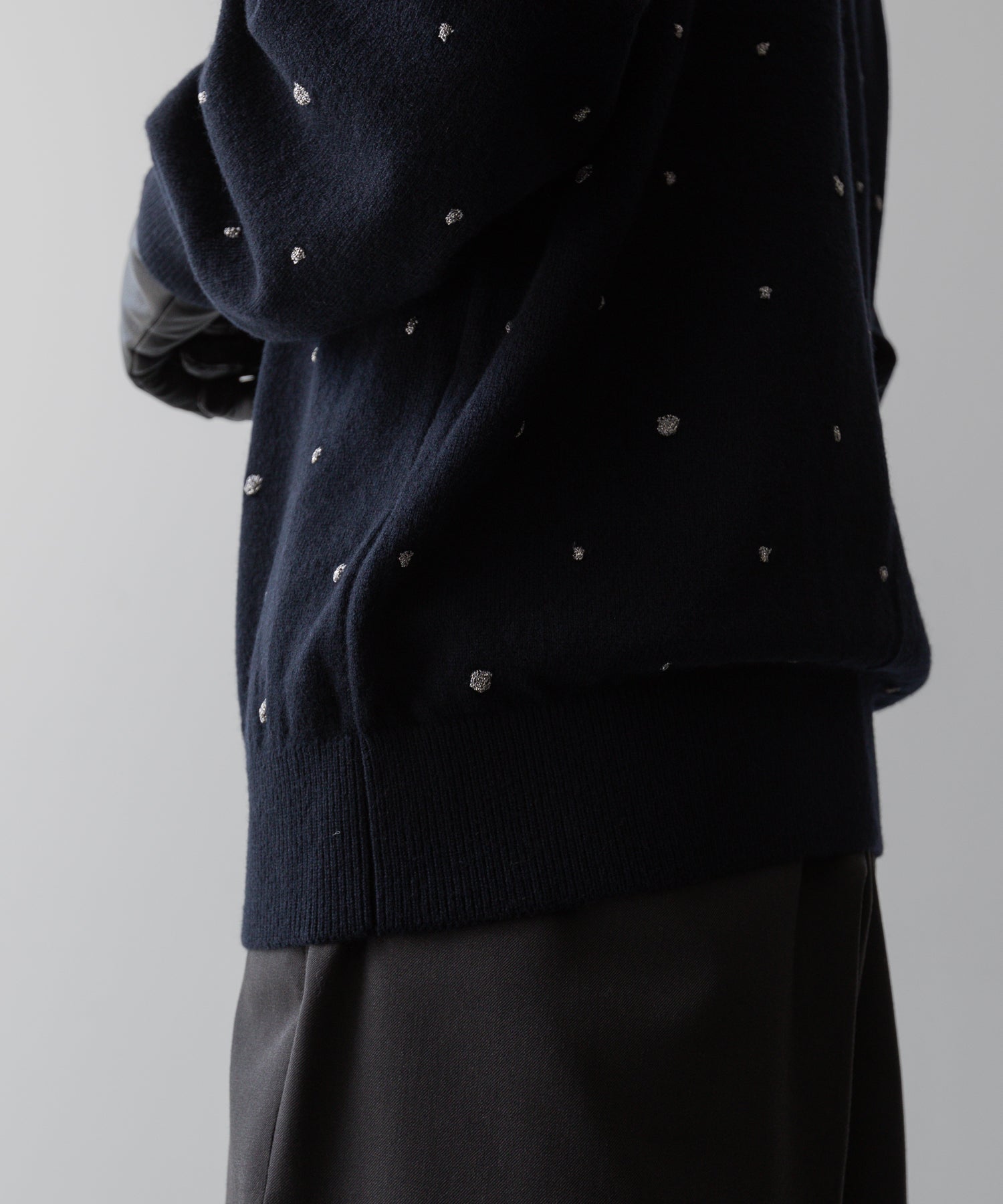 ssstein(シュタイン)の24AWコレクション GLITTER DOTS CREW NECK LS - DARK NAVY 公式通販サイトsession福岡セレクトショップ