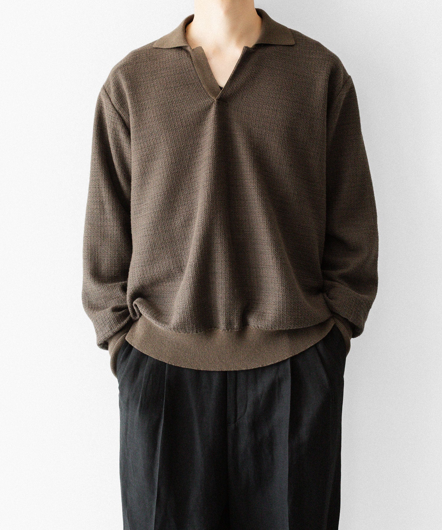 ssstein / シュタイン】SLUB COTTON KNIT SKIPPER LS - KHAKI | 公式
