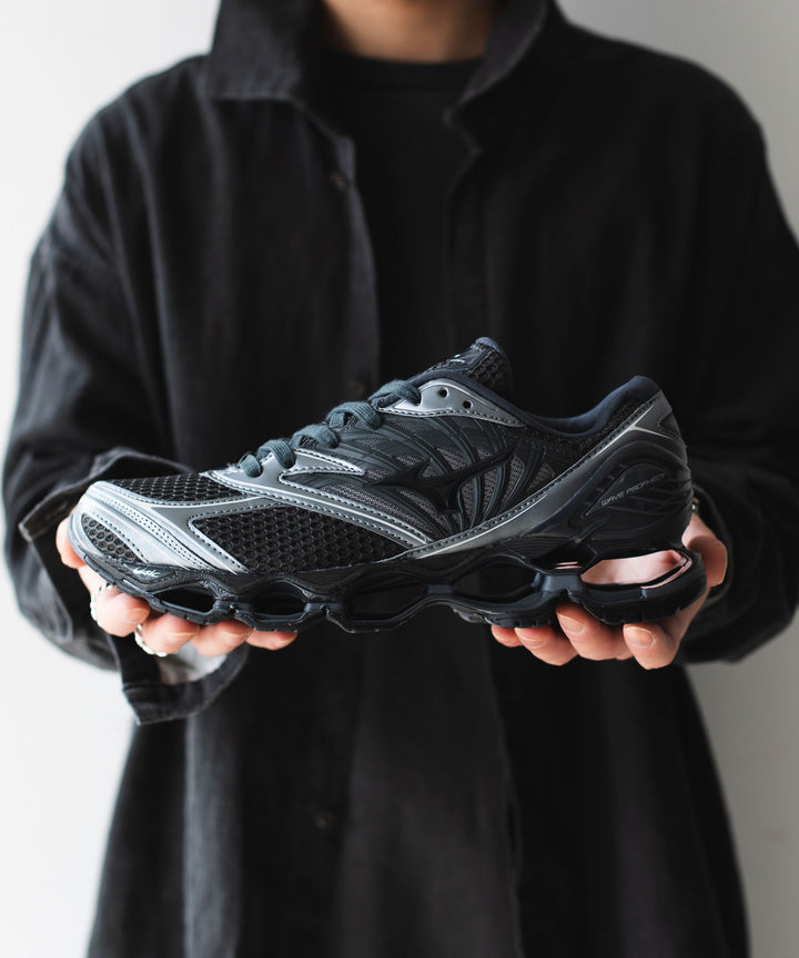 【MIZUNO】ミズノのWAVE PROPHECY LS - BLACK×BLACK×METALLIC GREY