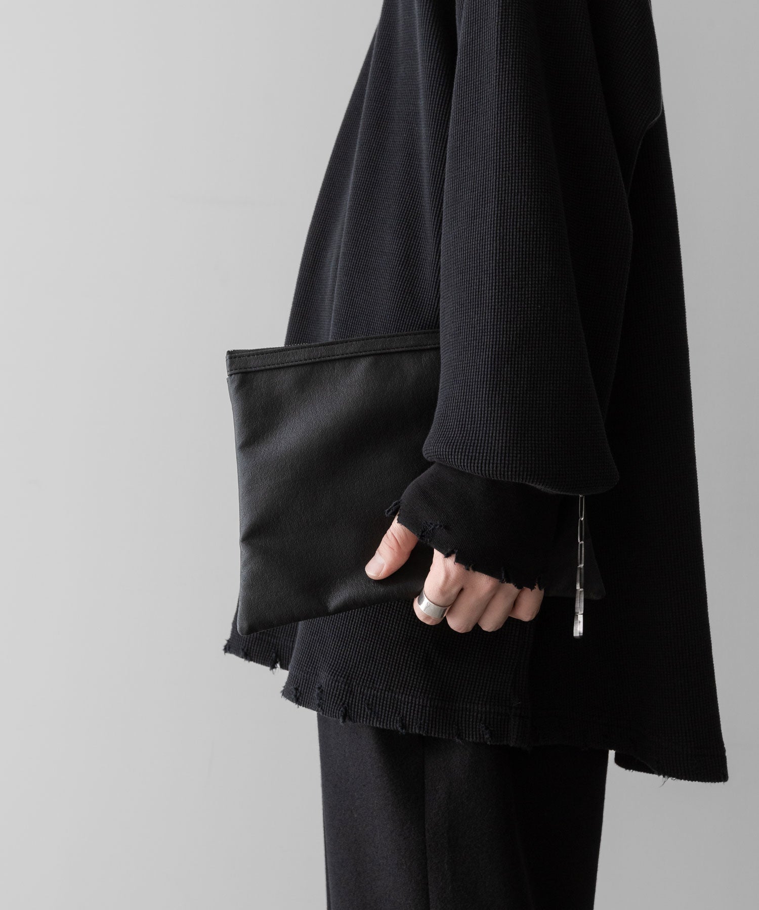 KaILI - カイリのSATELLITE POUCH MのBLACKの公式通販サイトsession福岡セレクトショップ