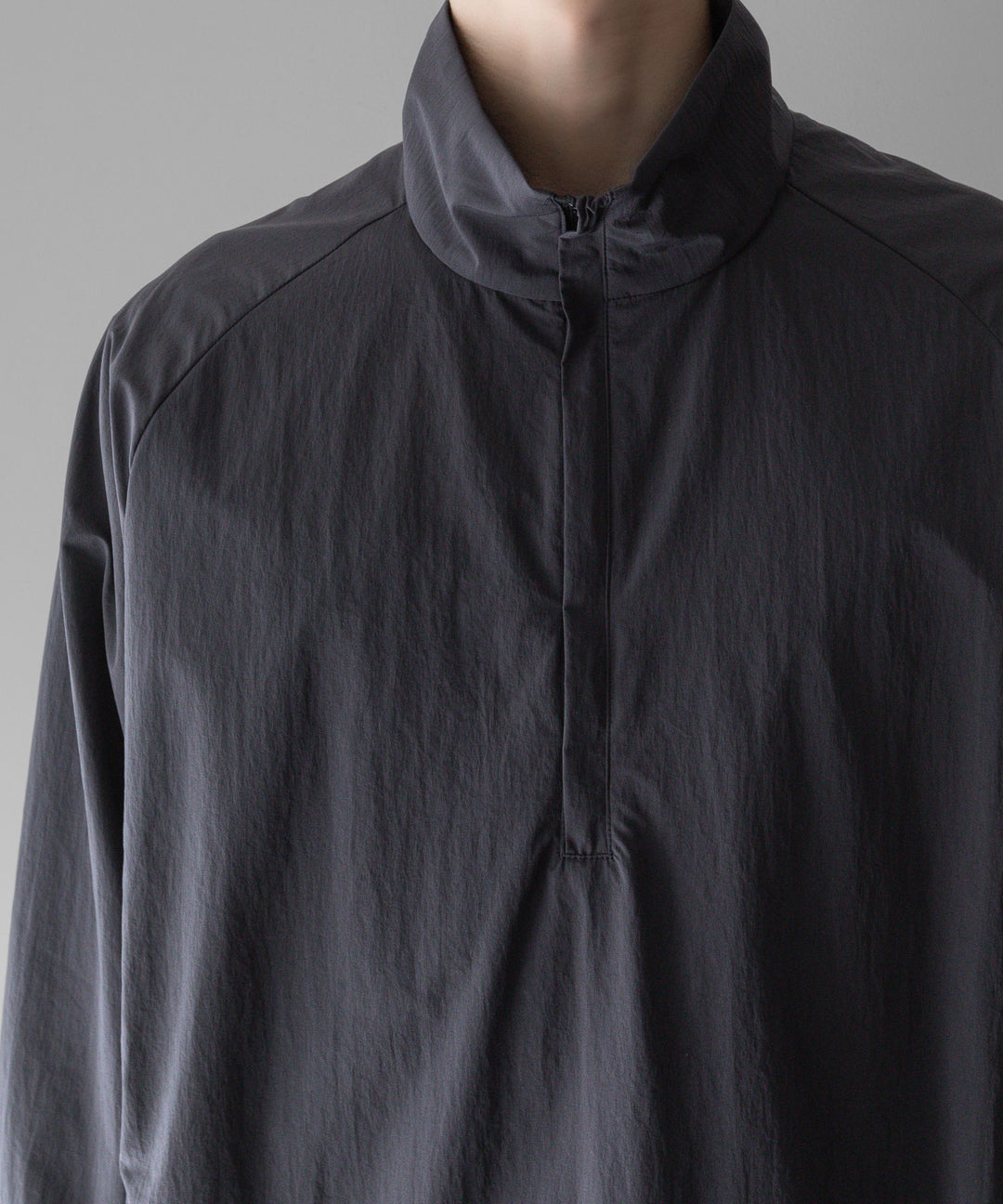 【stein】ssstein シュタインのWINDPROOF NYLON HALF ZIP PULLOVERのDARK GREY KHAKI 公式通販サイトsession福岡セレクトショップ