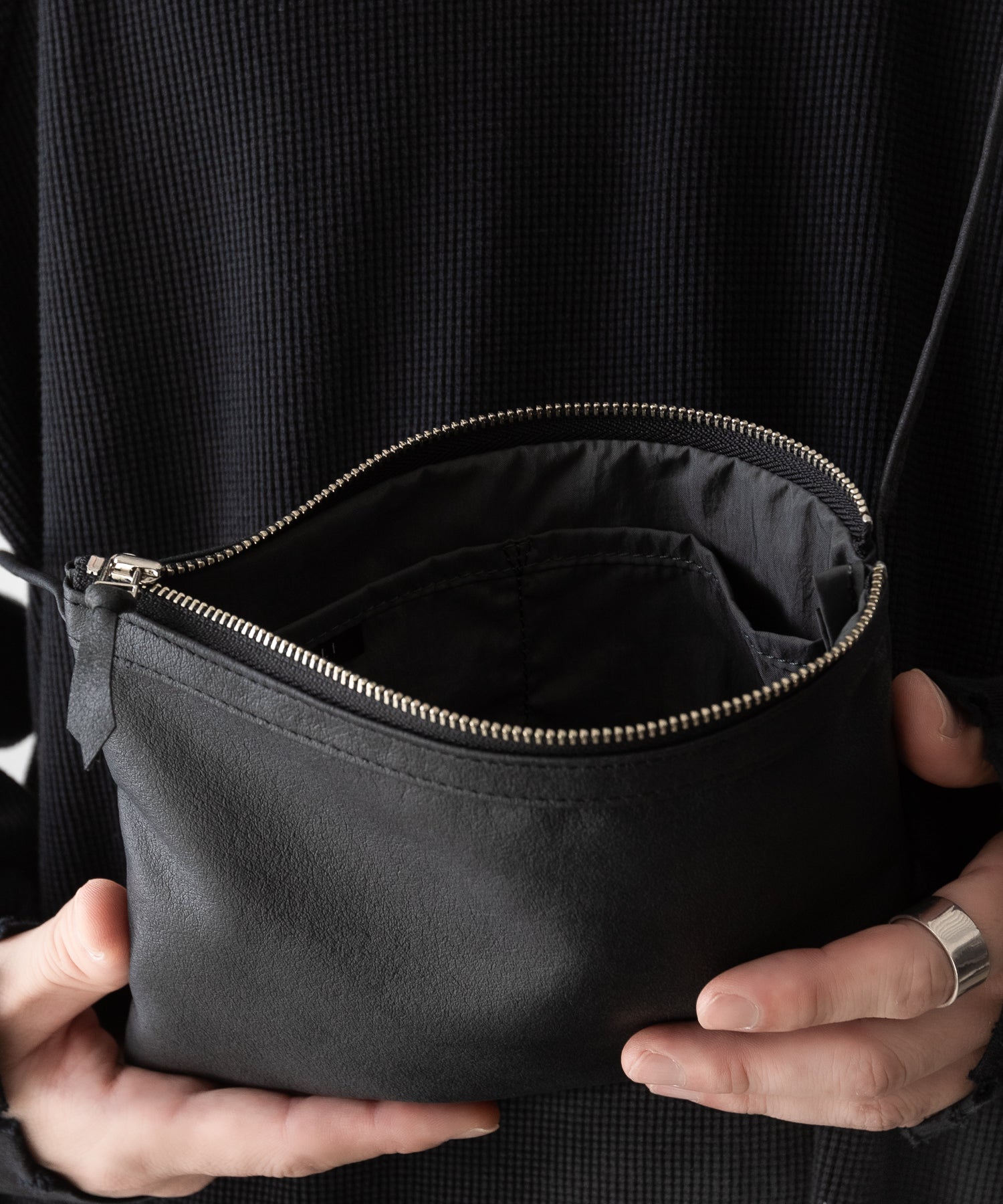 KaILI - カイリのSATELLITE POUCH SのBLACKの公式通販サイトsession福岡セレクトショップ