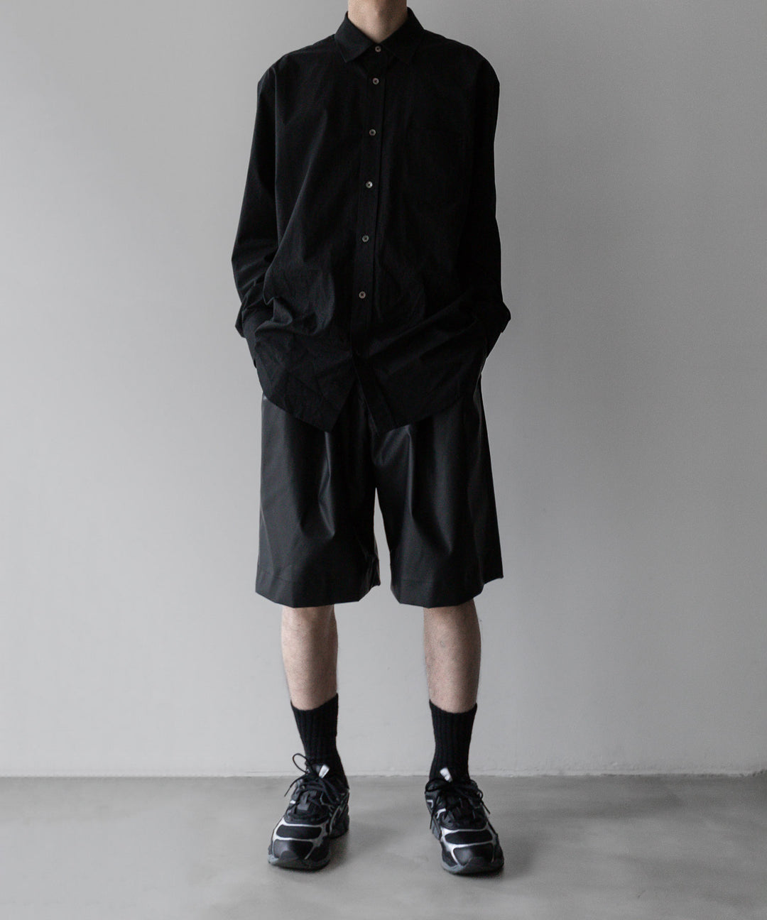 stein(シュタイン)の24SSコレクションCOATED WIDE EAZY SHORT TROUSERSのBLACK(COATING)
