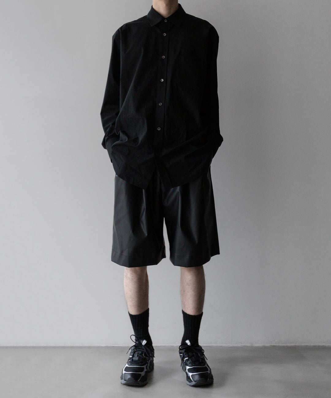 stein(シュタイン)の24SSコレクションCOATED WIDE EAZY SHORT TROUSERSのBLACK(COATING)