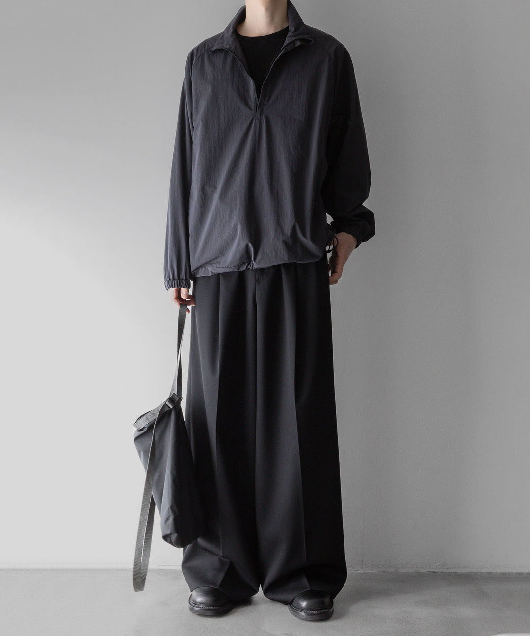 【stein】ssstein シュタインのWINDPROOF NYLON HALF ZIP PULLOVERのDARK GREY KHAKI 公式通販サイトsession福岡セレクトショップ