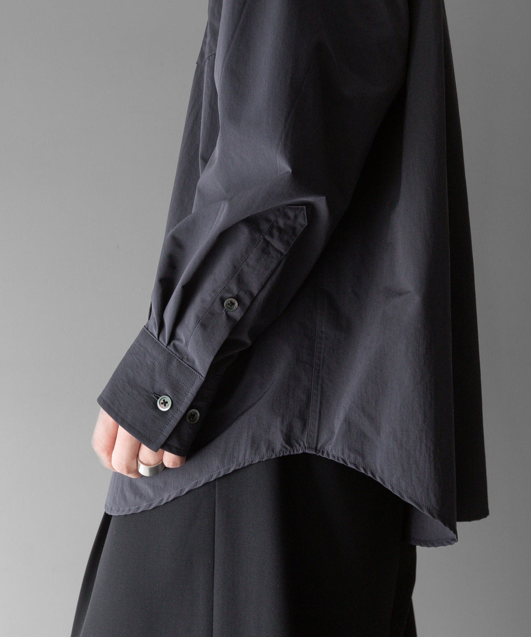 【stein】ssstein シュタインのWINDPROOF NYLON STANDARD SHIRTのDARK GREY KHAKI 公式通販サイトsession福岡セレクトショップ
