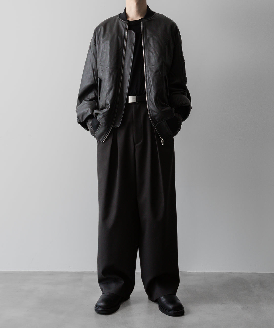 【ssstein】EASY WIDE TROUSERS (2/72 WOOL GABARDINE) - GREY KHAKI