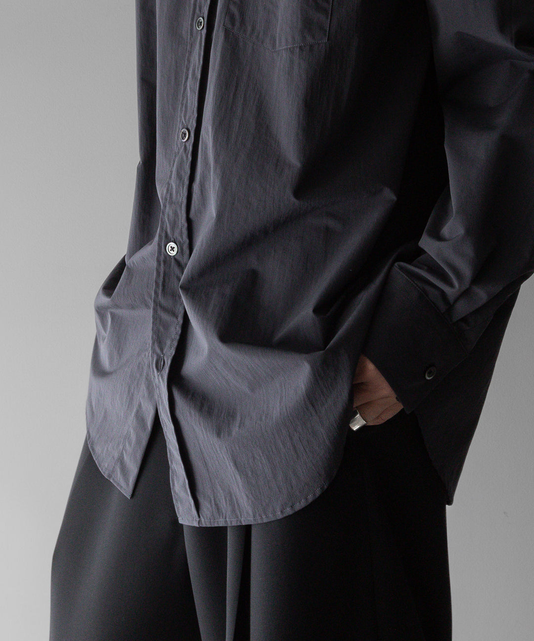 【stein】ssstein シュタインのWINDPROOF NYLON STANDARD SHIRTのDARK GREY KHAKI 公式通販サイトsession福岡セレクトショップ