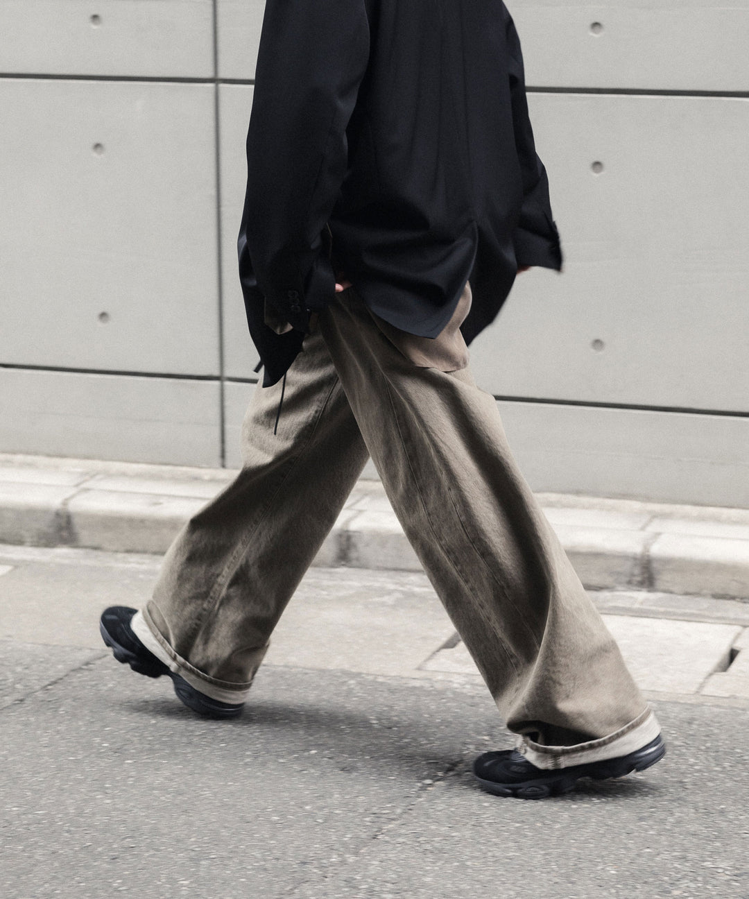 ssstein(シュタイン)の DEFORMATION WIDE COLOR DENIM PANTS - KHAKIの公式通販サイトsession福岡セレクトショップ