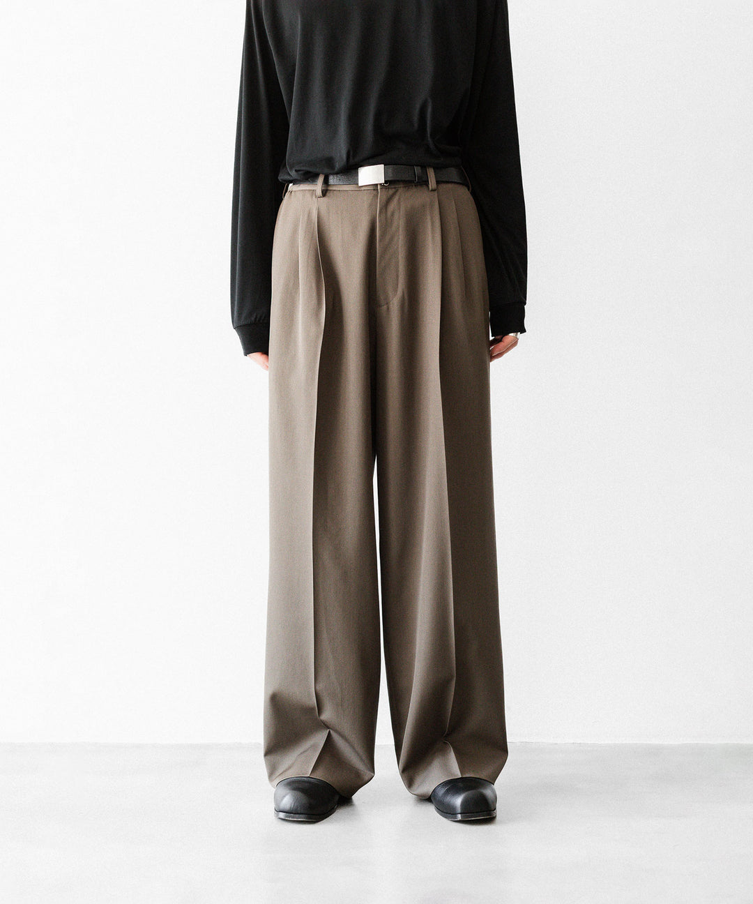 ssstein(シュタイン)のEASY LONG WIDE TROUSERS (2/90 WOOL GABARDINE) - DARK BEIGEの公式通販サイトsession福岡セレクトショップ