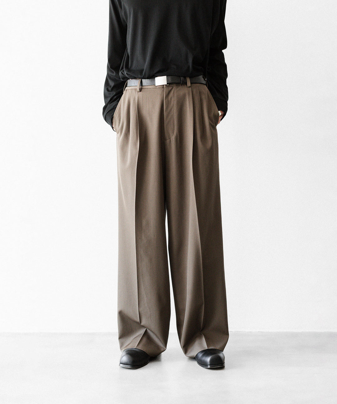 ssstein(シュタイン)のEASY LONG WIDE TROUSERS (2/90 WOOL GABARDINE) - DARK BEIGEの公式通販サイトsession福岡セレクトショップ