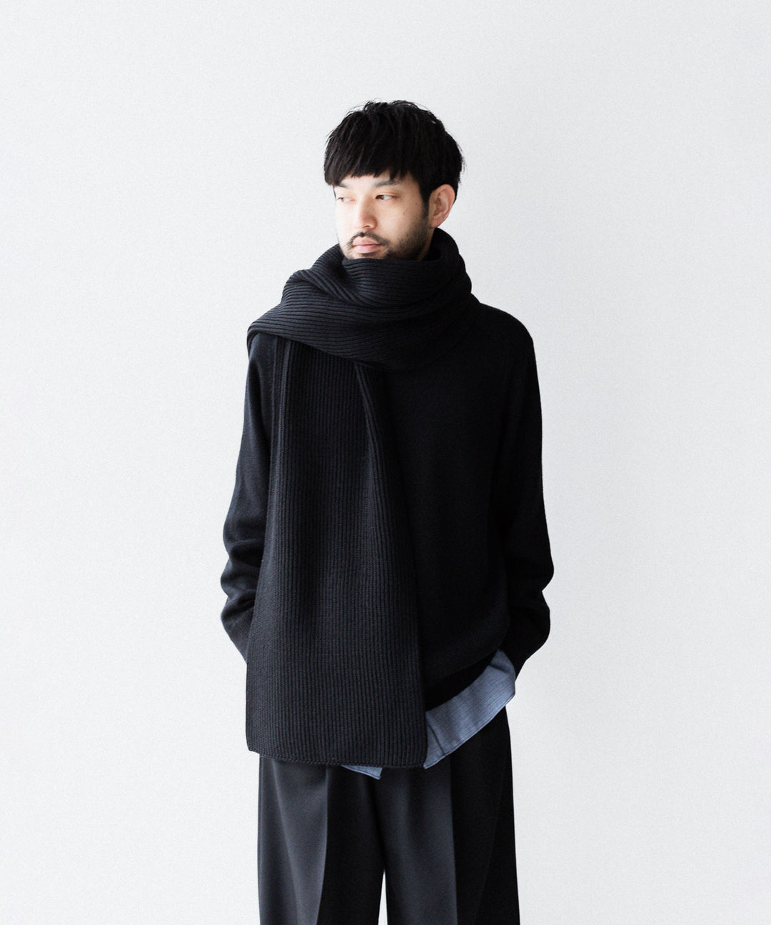 INTÉRIM インテリム LIMITED HAND FRAMED LONG MUFFLERのBLACK 公式通販サイトsession福岡セレクトショップ