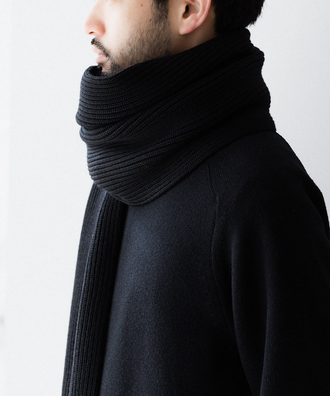 INTÉRIM インテリム LIMITED HAND FRAMED LONG MUFFLERのBLACK 公式通販サイトsession福岡セレクトショップ