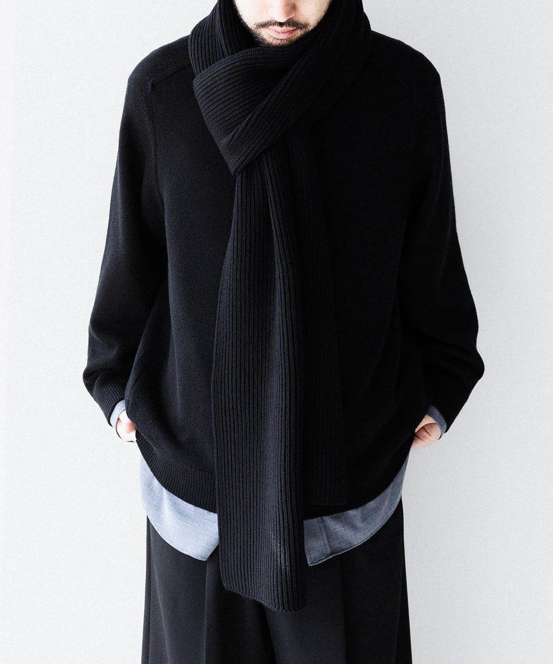 INTÉRIM インテリム LIMITED HAND FRAMED LONG MUFFLERのBLACK 公式通販サイトsession福岡セレクトショップ