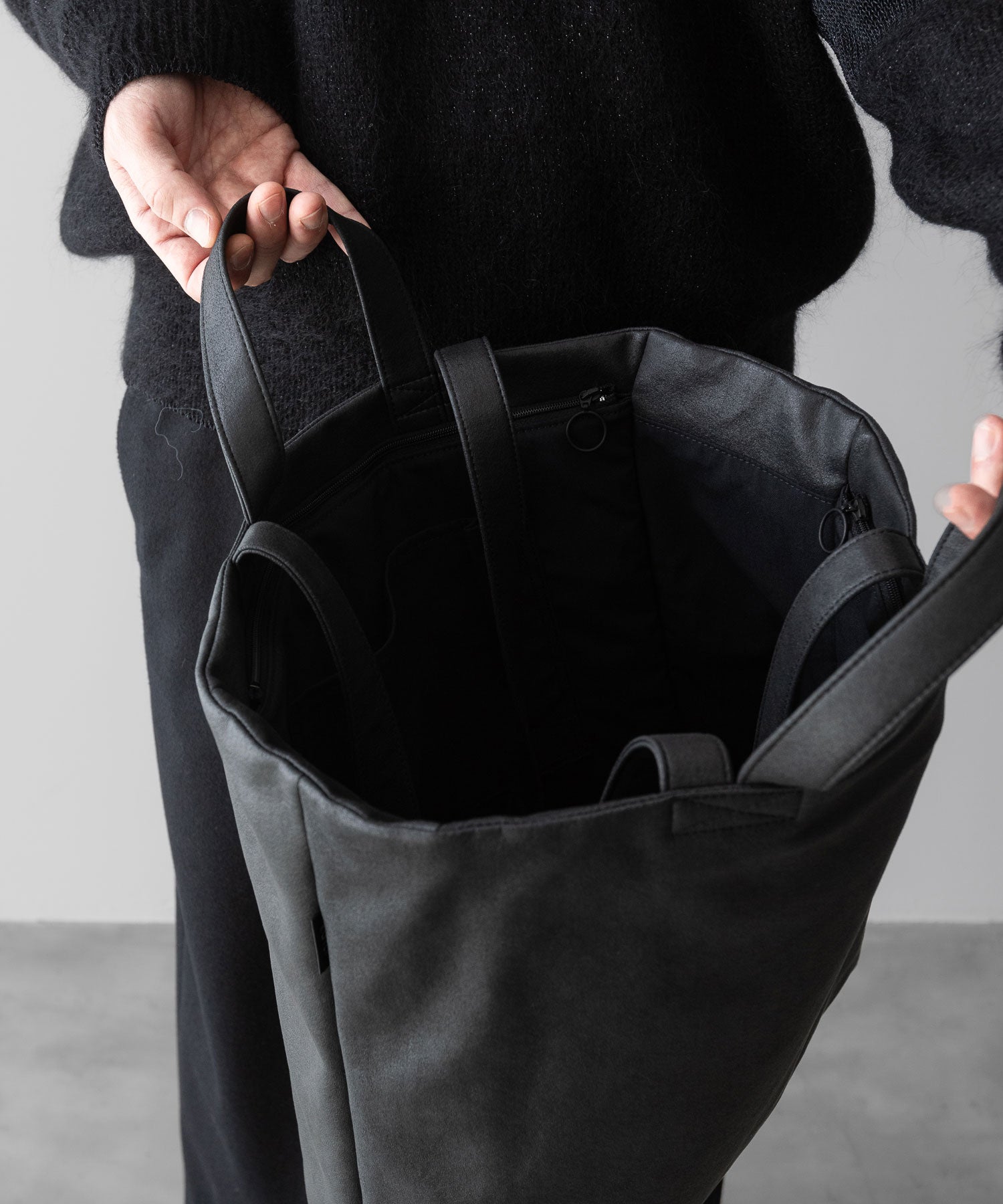 【KaILI】2D4H TOTE UN - BLACK