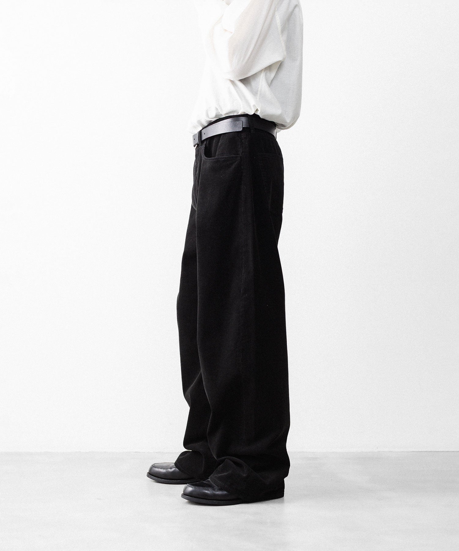 ssstein / シュタイン】VINTAGE CORDUROY ROUND PANTS - BLACK | 公式