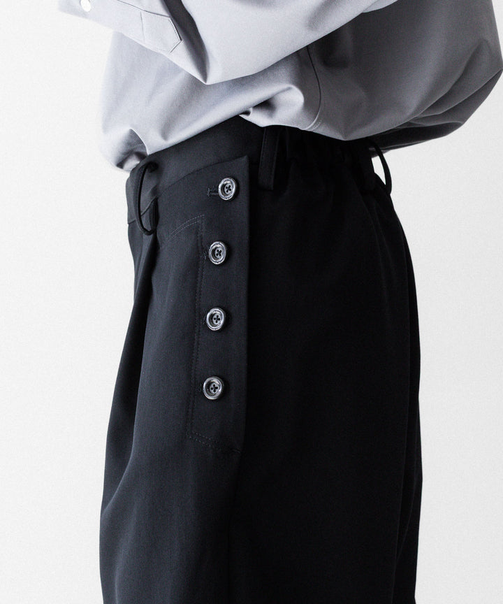 UJOH ウジョーのBUTTON LINE CLOSURE PNTのBLACK 公式通販サイトsession福岡セレクトショップ