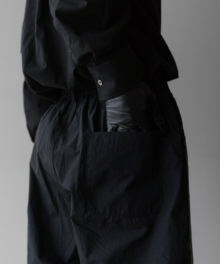 stein(シュタイン)の24SSコレクションNYLON COMBINATION CHEMICAL BLEACHED DENIM JEANSのBLACK