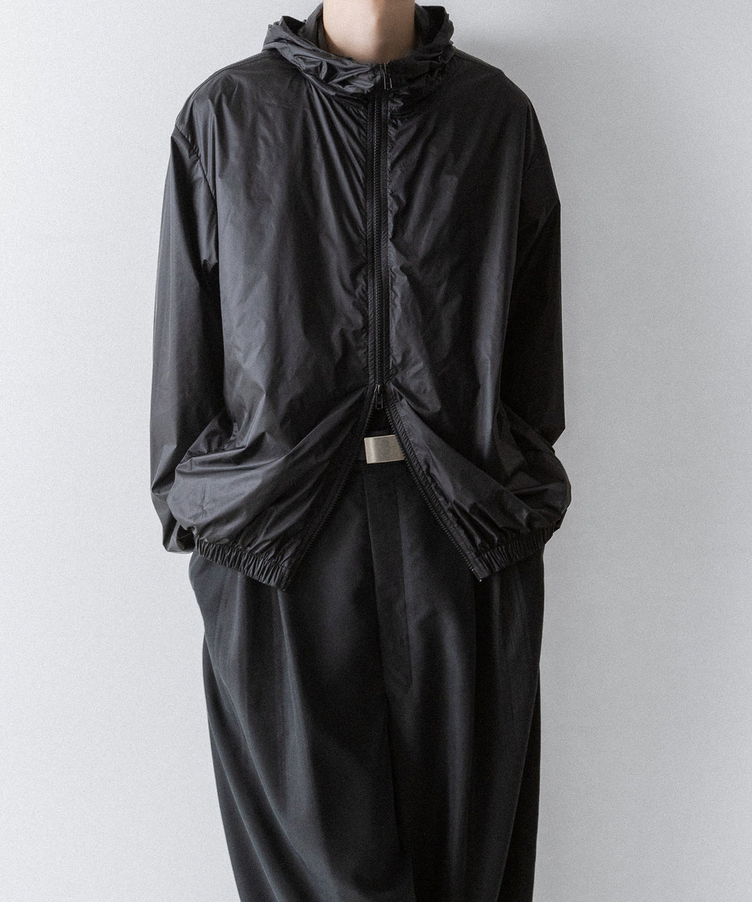 ssstein(シュタイン)のEXTRA LIGHT NYLON SHIRRED ZIP HOOD JACKET -BLACKの公式通販サイトsession福岡セレクトショップ