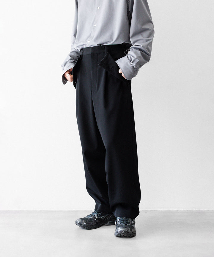 UJOH ウジョーのBUTTON LINE CLOSURE PNTのBLACK 公式通販サイトsession福岡セレクトショップ
