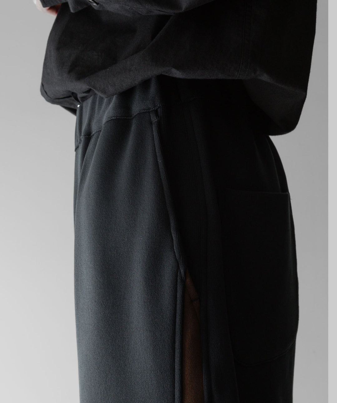 【stein】ssstein シュタインのCUPRO BICOLOR WIDE TRACK PANTSのCAMEL × CHARCOAL　 公式通販サイトsession福岡セレクトショップ