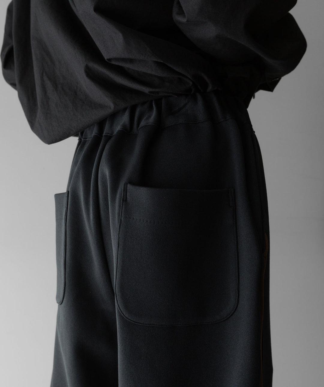 【stein】ssstein シュタインのCUPRO BICOLOR WIDE TRACK PANTSのCAMEL × CHARCOAL　 公式通販サイトsession福岡セレクトショップ