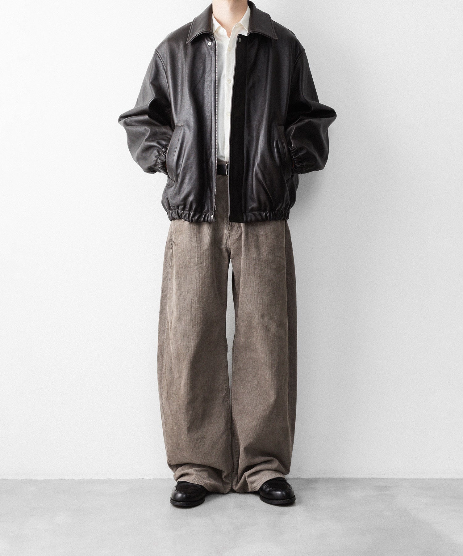ssstein / シュタイン】VINTAGE CORDUROY ROUND PANTS - TAUPE | 公式