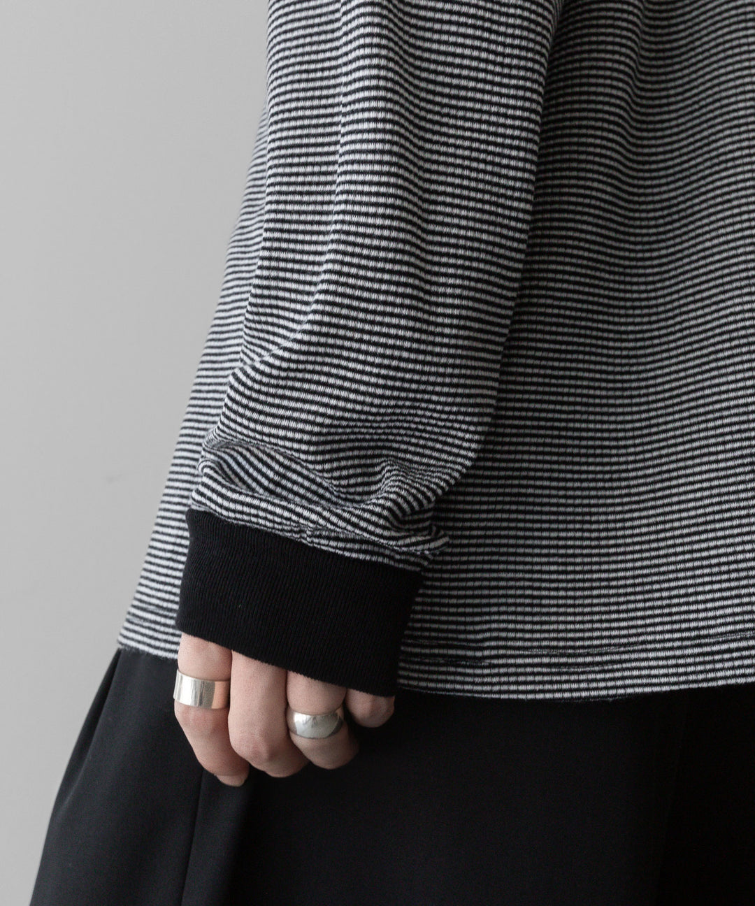 ssstein(シュタイン)の24AWコレクション STRIPED WOOL OVERSIZED LONG SLEEVE TEE - BLACK 公式通販サイトsession福岡セレクトショップ