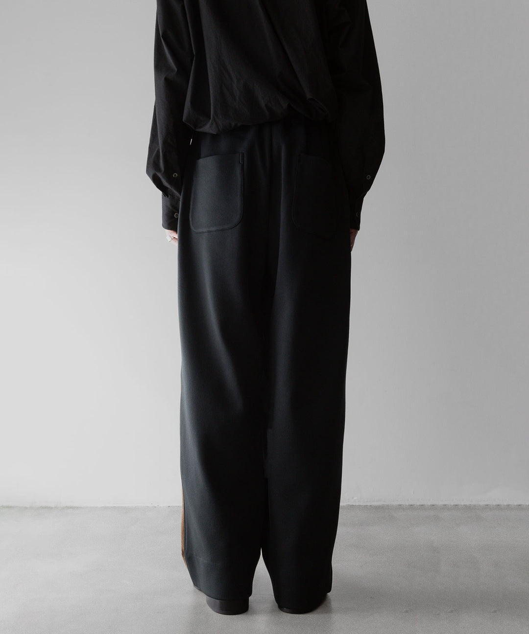 【stein】ssstein シュタインのCUPRO BICOLOR WIDE TRACK PANTSのCAMEL × CHARCOAL　 公式通販サイトsession福岡セレクトショップ