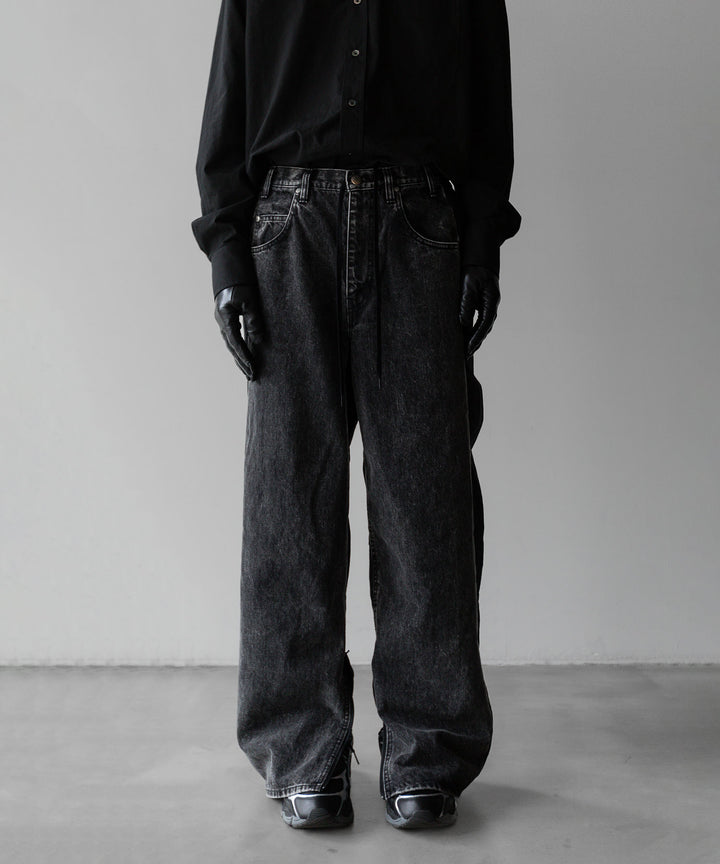 stein(シュタイン)の24SSコレクションNYLON COMBINATION CHEMICAL BLEACHED DENIM JEANSのBLACK