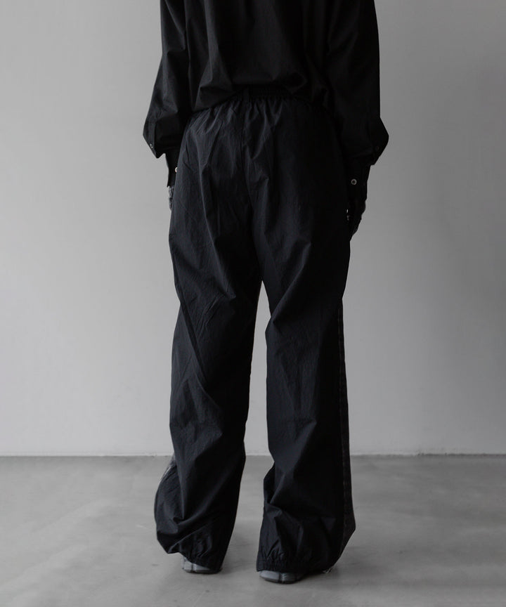 stein(シュタイン)の24SSコレクションNYLON COMBINATION CHEMICAL BLEACHED DENIM JEANSのBLACK