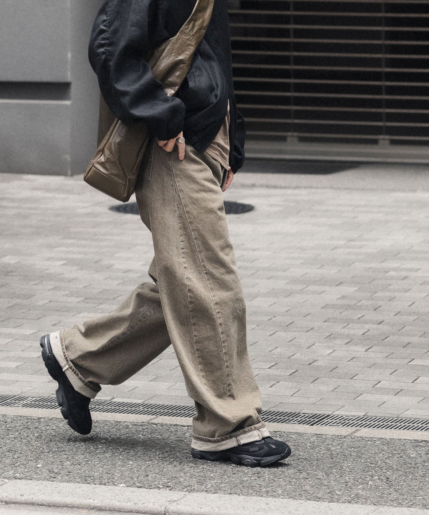 ssstein / シュタイン】DEFORMATION WIDE COLOR DENIM PANTS - KHAKI