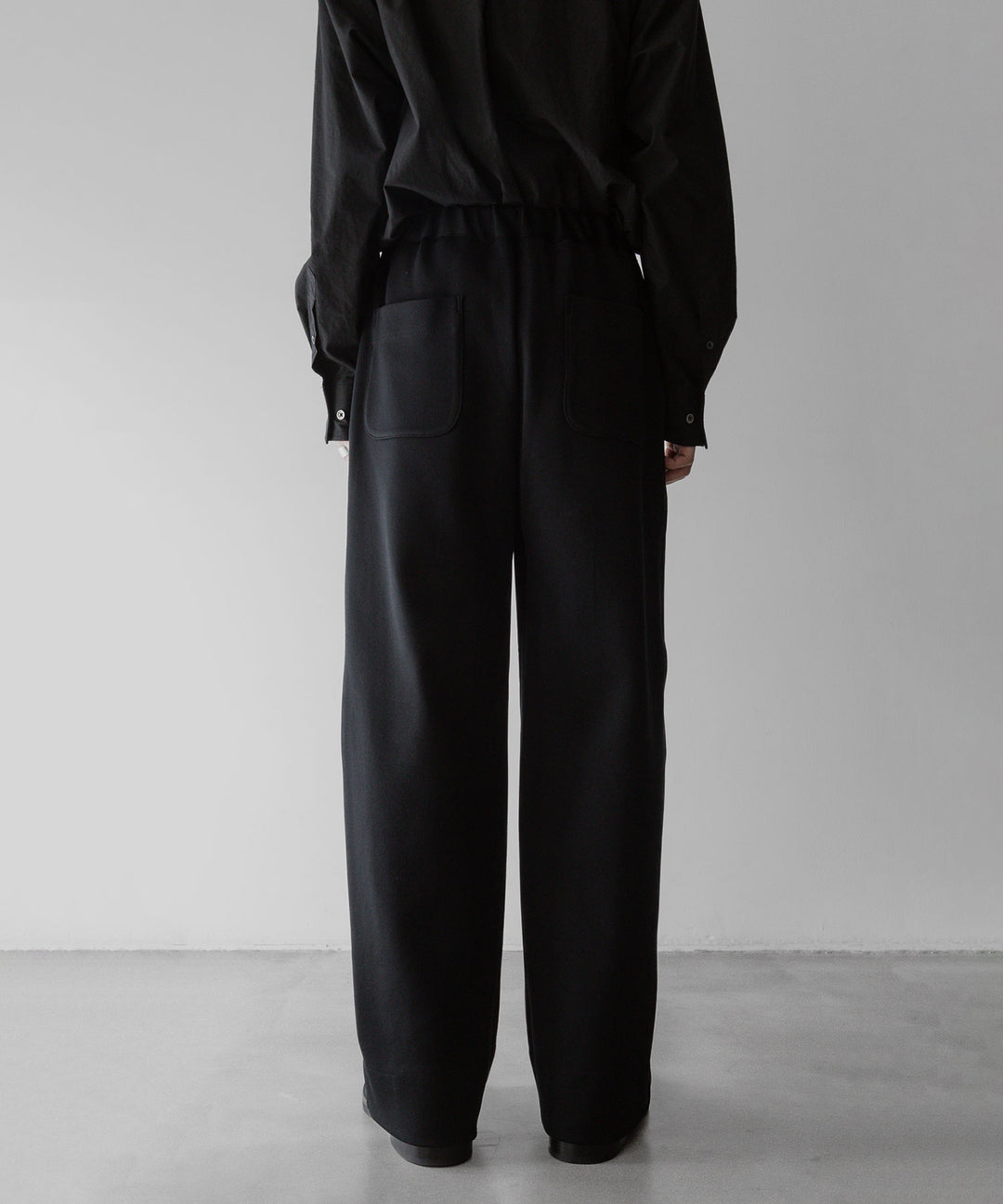 【stein】ssstein シュタインのCUPRO BICOLOR WIDE TRACK PANTSのBLACK × BLACK  公式通販サイトsession福岡セレクトショップ