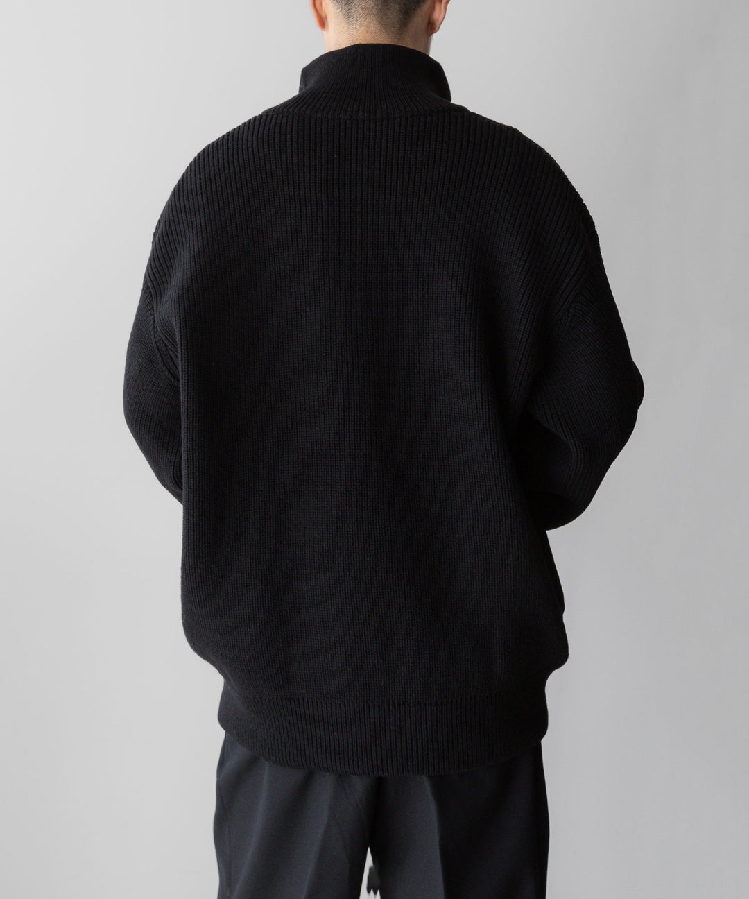 stein(シュタイン)の23AWコレクションOVERSIZED DRIVERS KNIT ZIP JACKETのBLACK