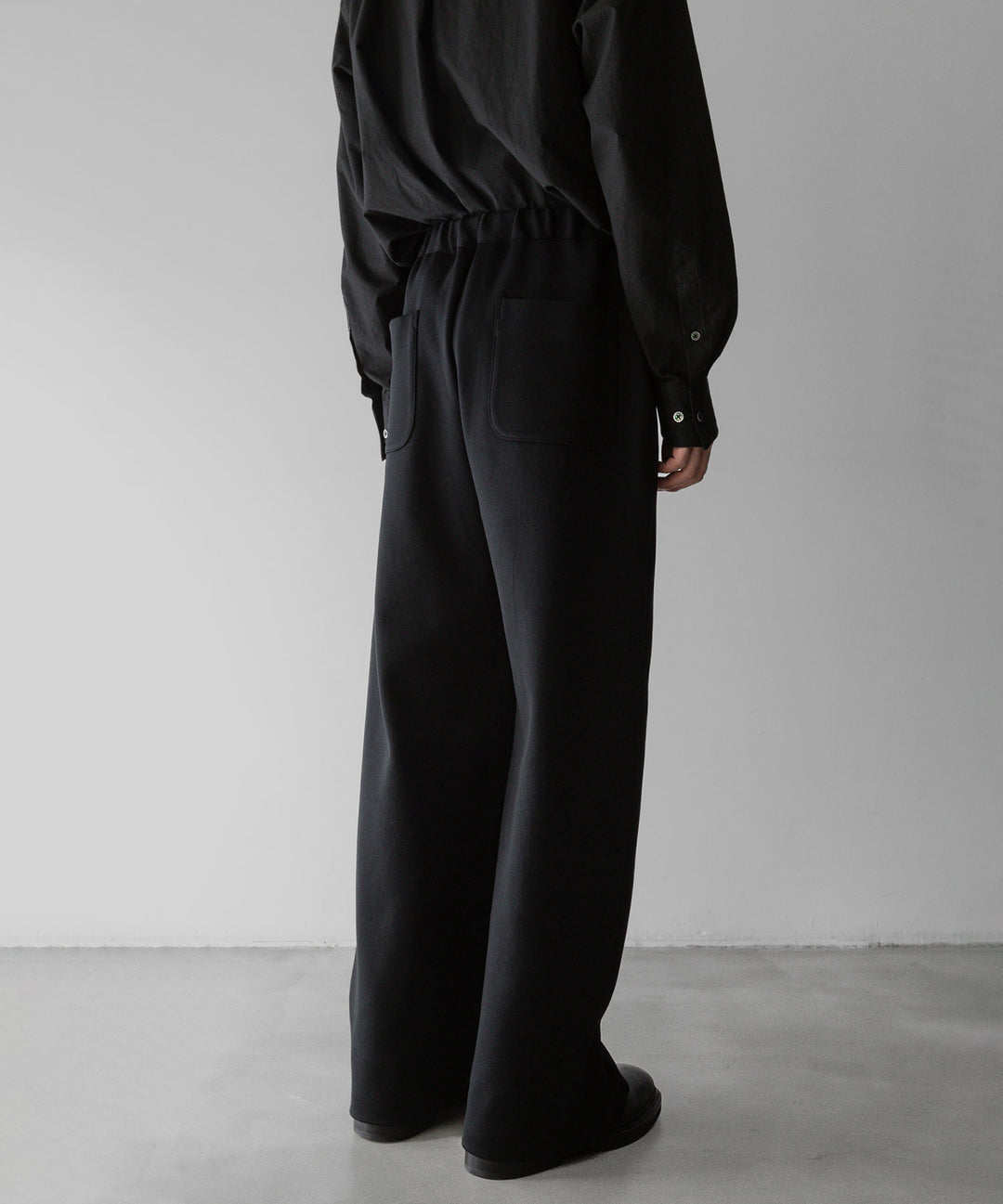 【stein】ssstein シュタインのCUPRO BICOLOR WIDE TRACK PANTSのBLACK × BLACK  公式通販サイトsession福岡セレクトショップ