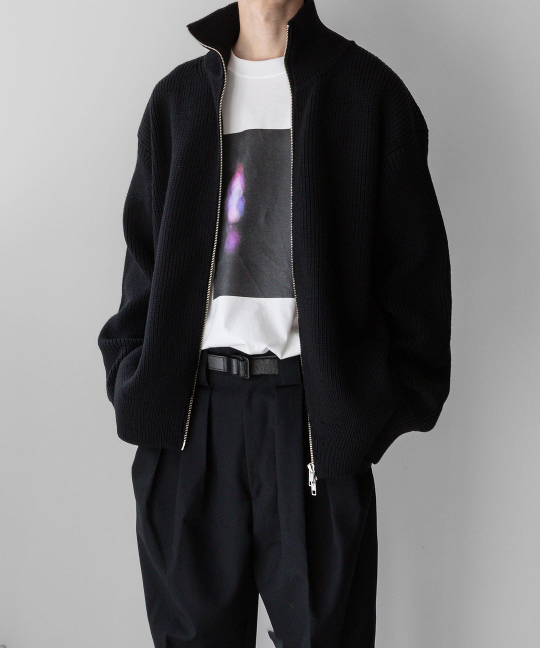 stein(シュタイン)の23AWコレクションOVERSIZED DRIVERS KNIT ZIP JACKETのBLACK