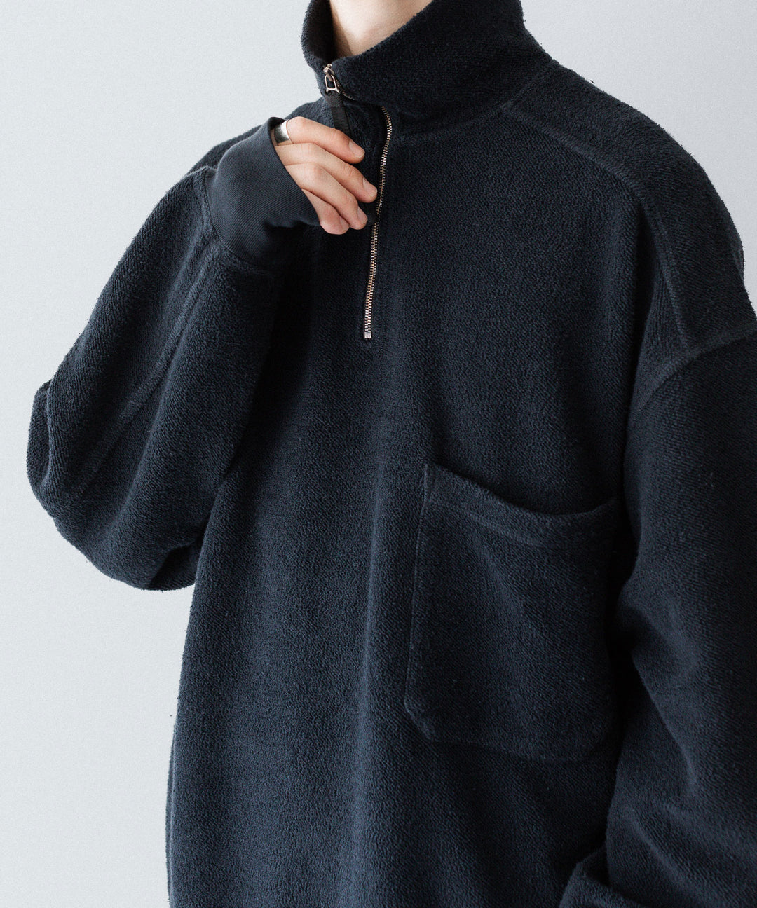 【phebus】SULFUR DYE FLEECE P/O - CAHRCOAL