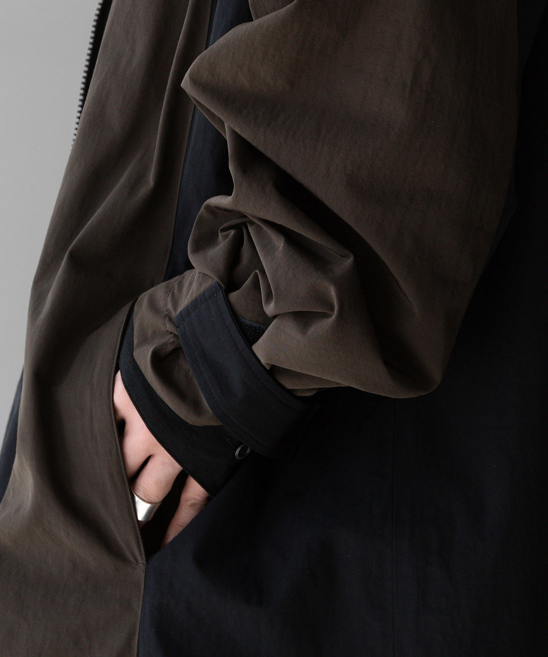 stein(シュタイン)の23AWコレクションMAXI-LENGTH STAND COLLAR COATのMILITARY KHAKI