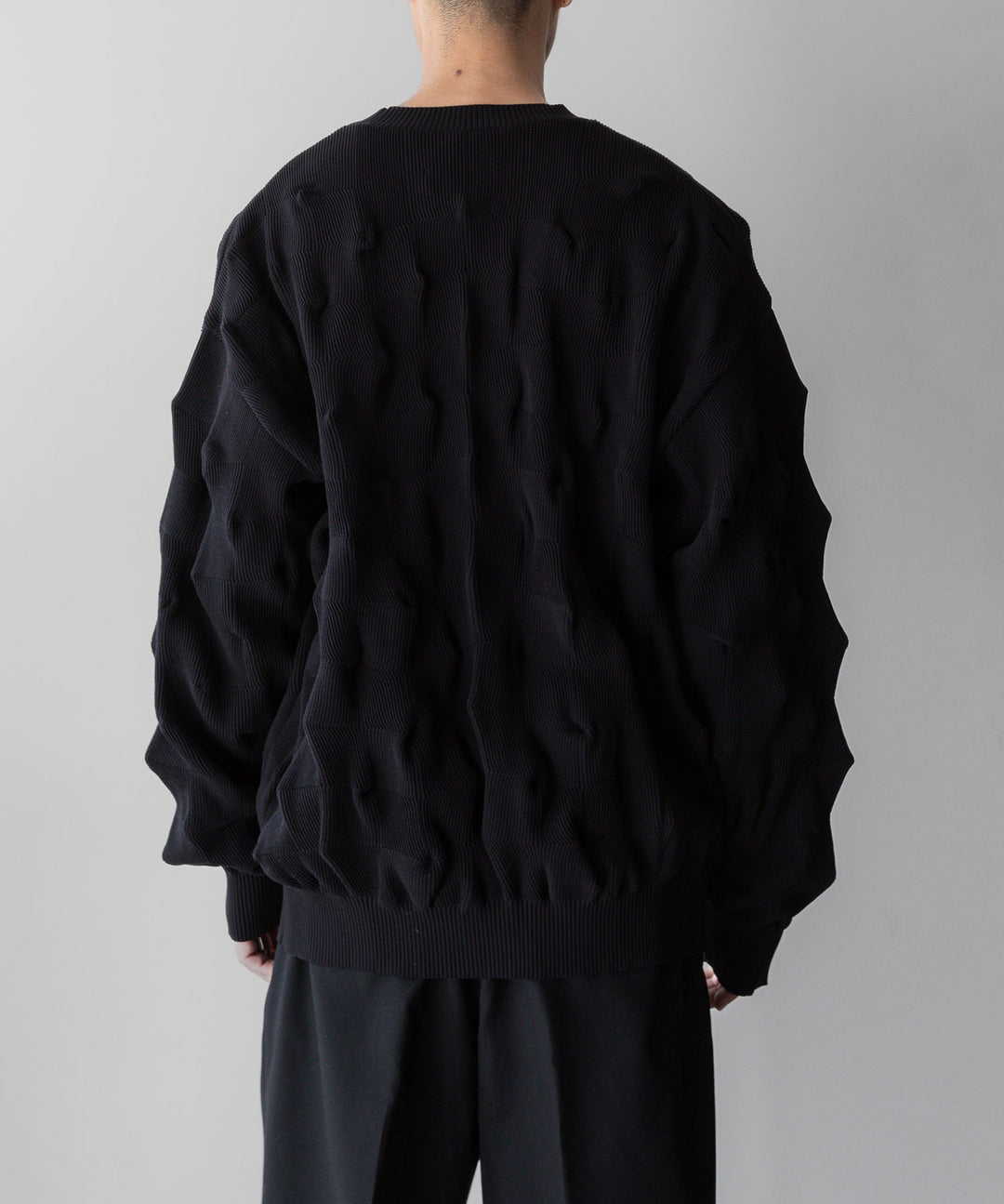 stein(シュタイン)の23AWコレクションBUMPY PATTERNED KNIT LSのBLACK