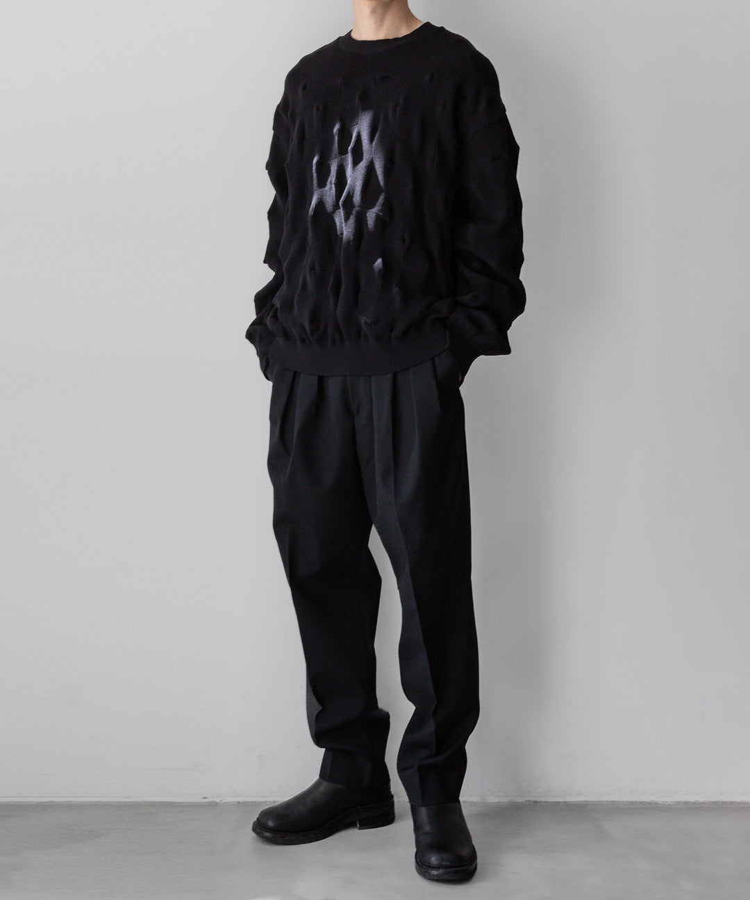 stein(シュタイン)の23AWコレクションBUMPY PATTERNED KNIT LSのBLACK